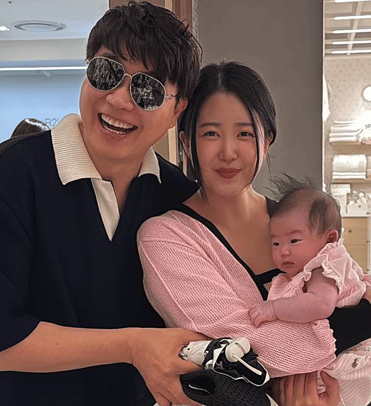 방송인-박수홍-아내-김다예-딸-재이
