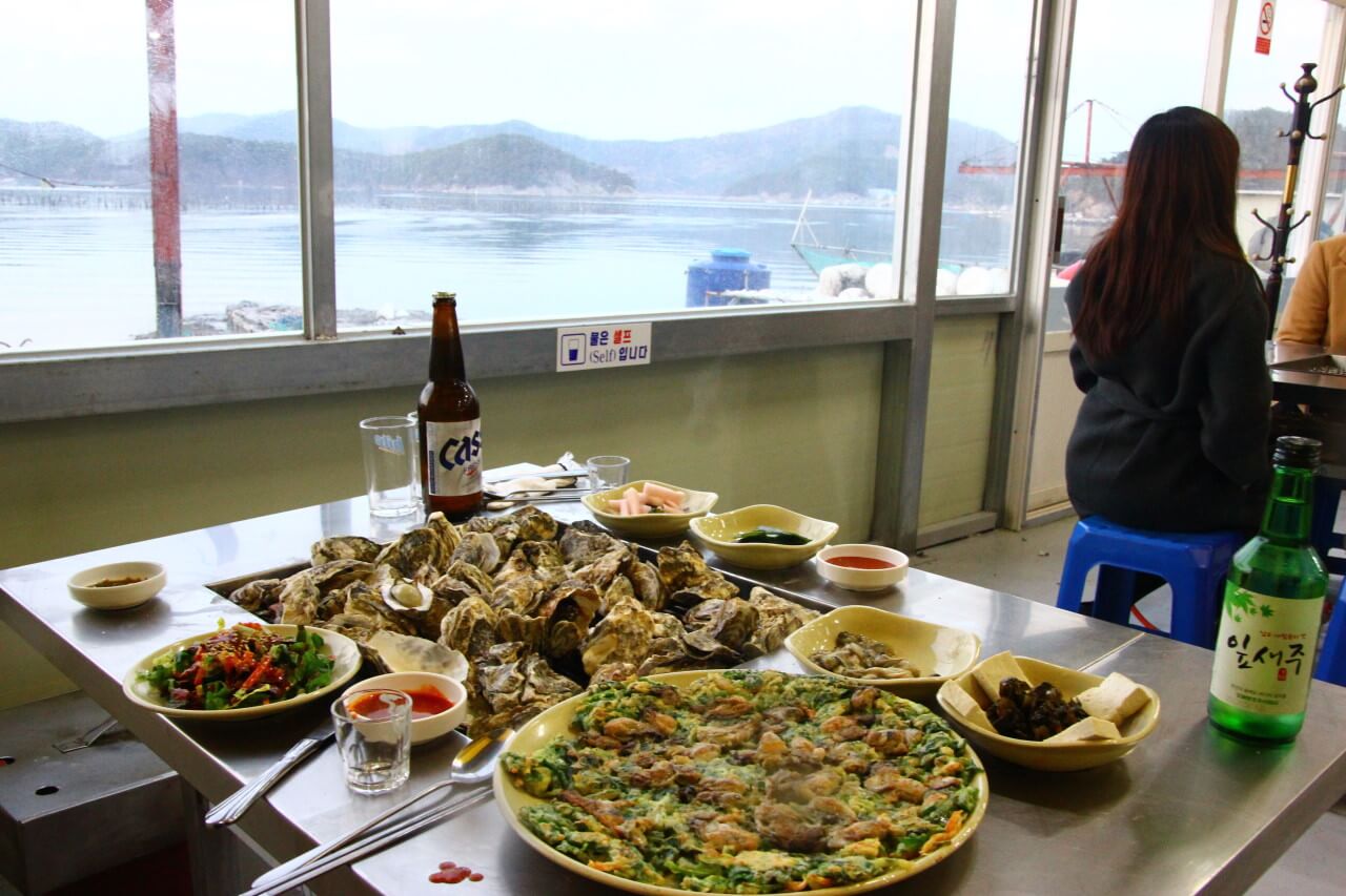 생방송오늘저녁 굴구이 전남 여수 위대한 일터 맛집
