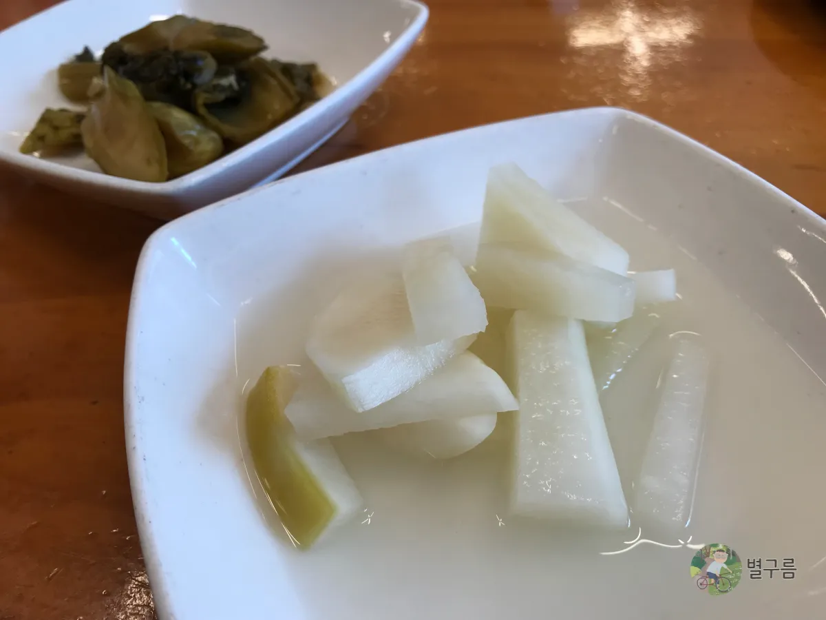 상계-일품정-동치미-반찬