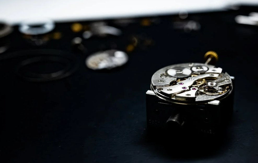 명품시계 수리비용, 보험으로 보상 가능할까