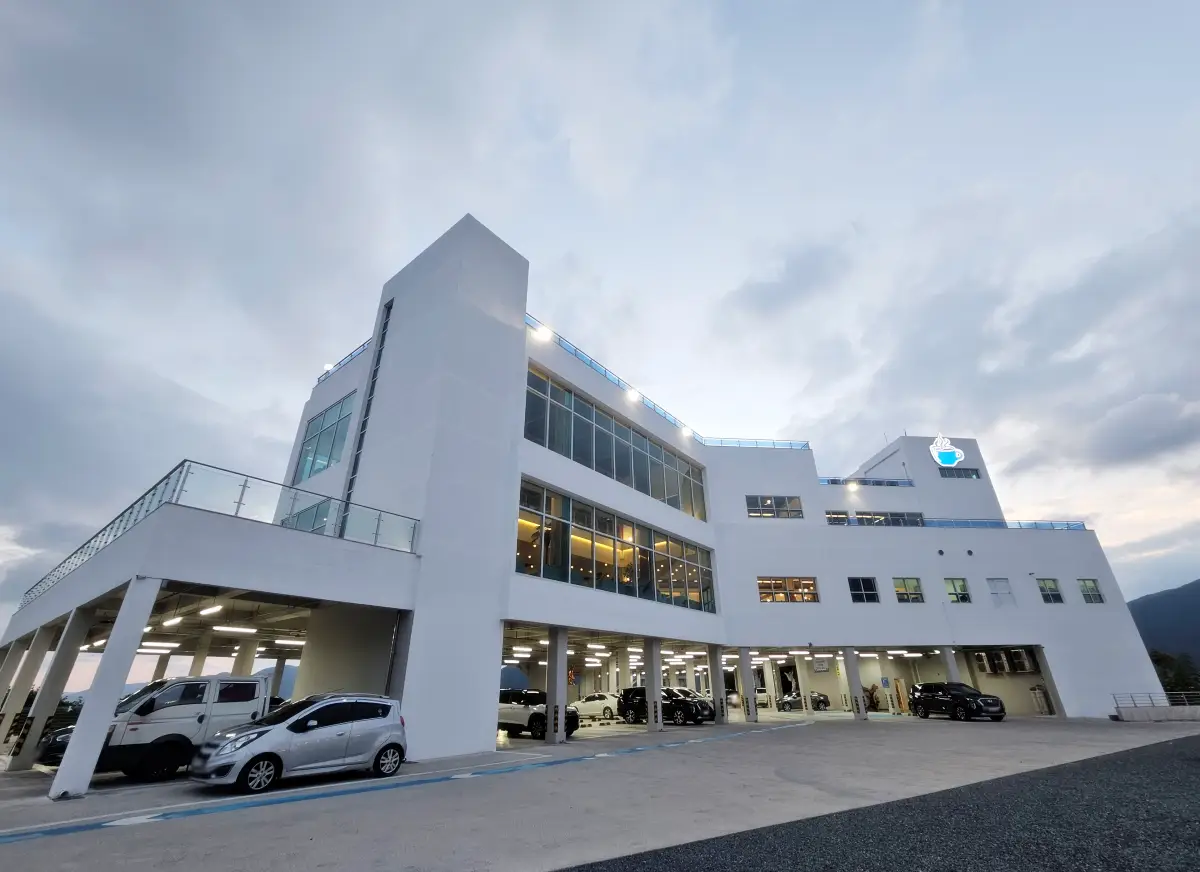 거제도-엄마의바다-카페-전경-외관-전체사진