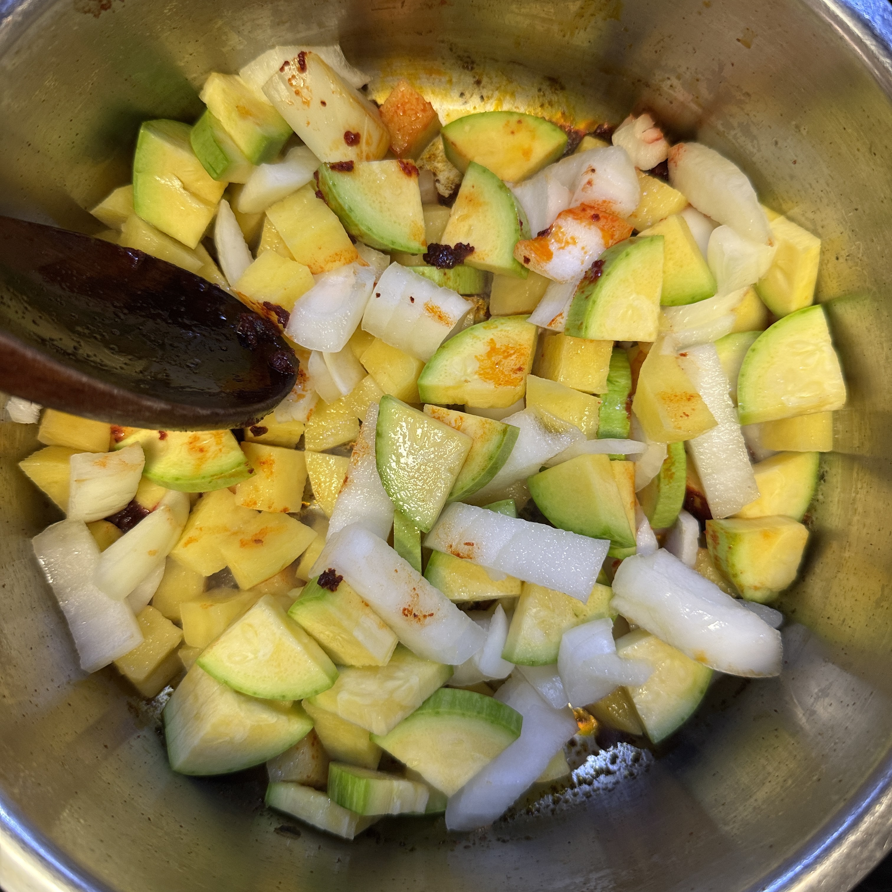 애호박&middot;감자 듬뿍! 찌개 한 그릇