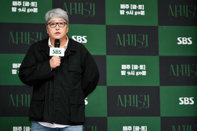 <사마귀: 살인자의 외출>