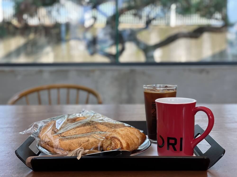 카페-어반리-본점-기분좋은-산미의 꽃길-원두-아메리카노-두잔