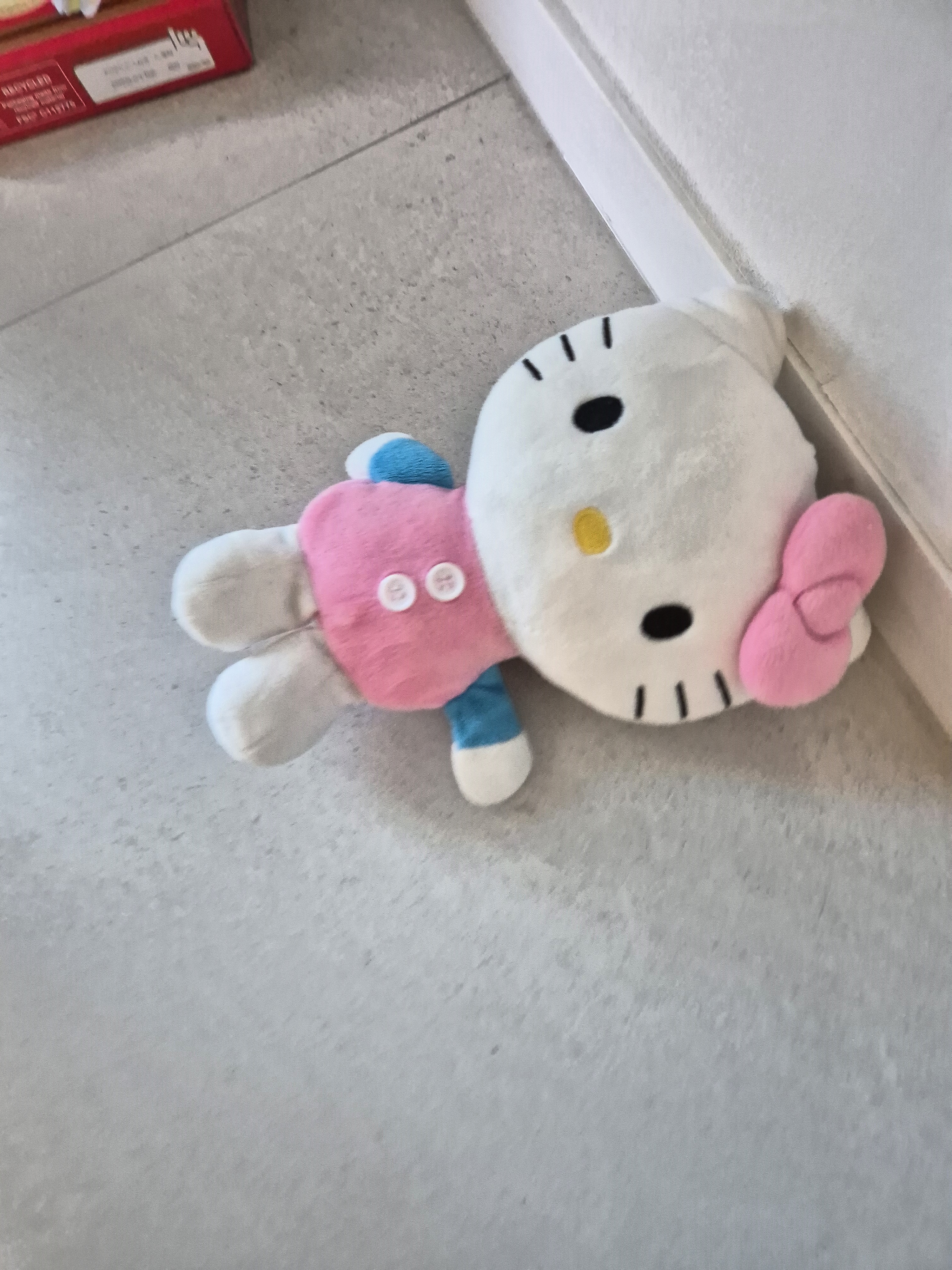 아이의 애착 인형, 헬로키티다