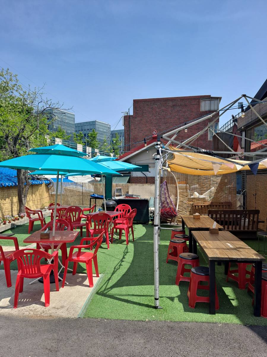 사발떡볶이 야외 좌석