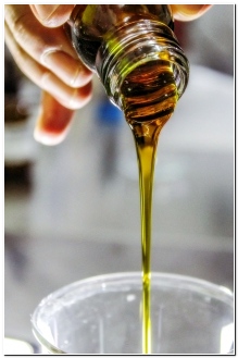 스티커제거하는법 끈끈이제거방법