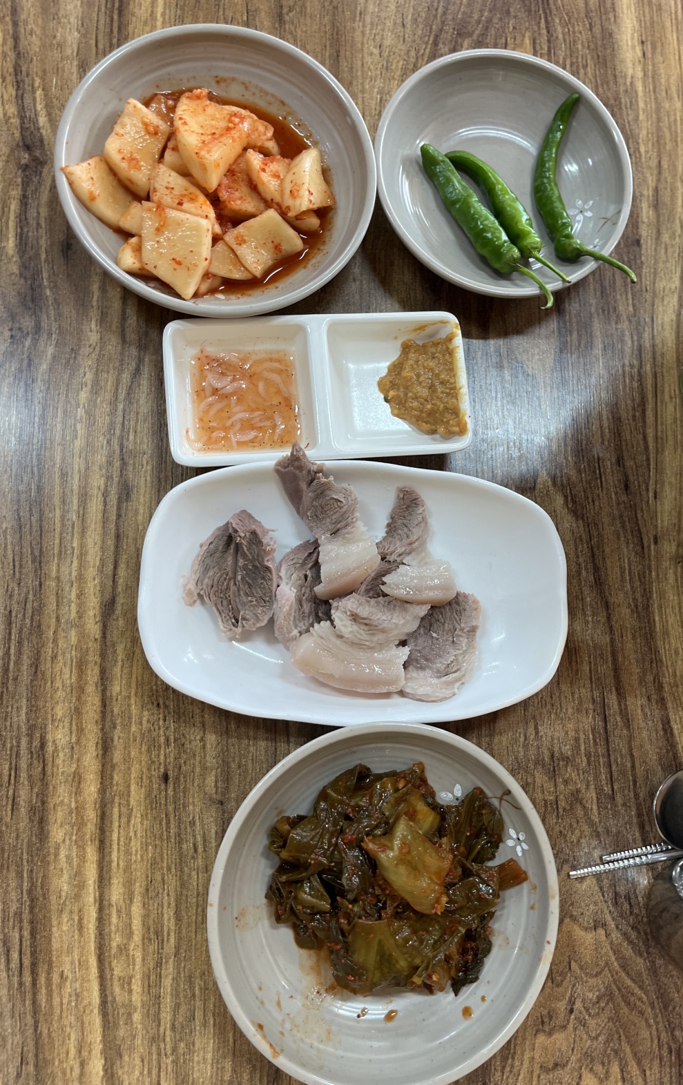 진진 국수 전문점 밑반찬 구성