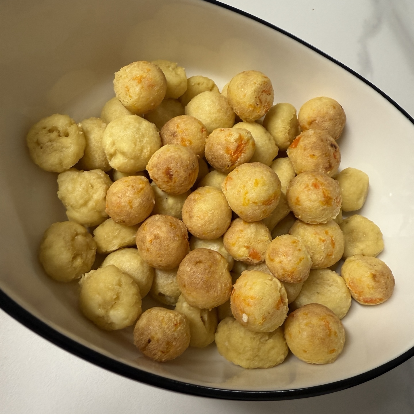 반려견 수제치즈볼 음식 사진