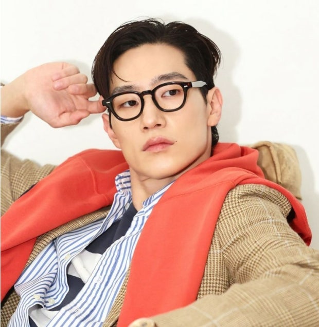 노상현 안경