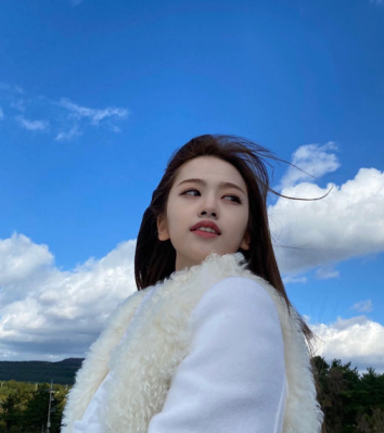 안유진