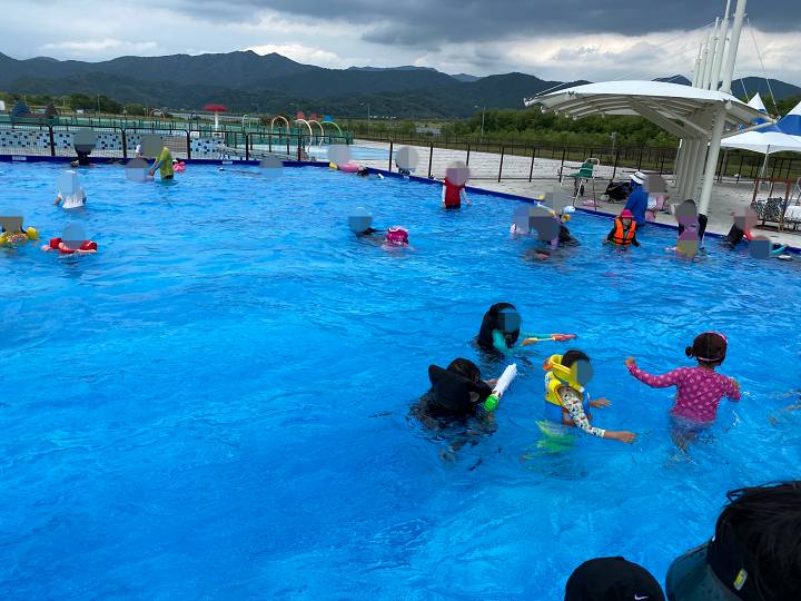 칠곡보물놀이장-물놀이하는모습