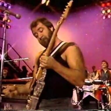 기타 연주자 마이클 셈벨로