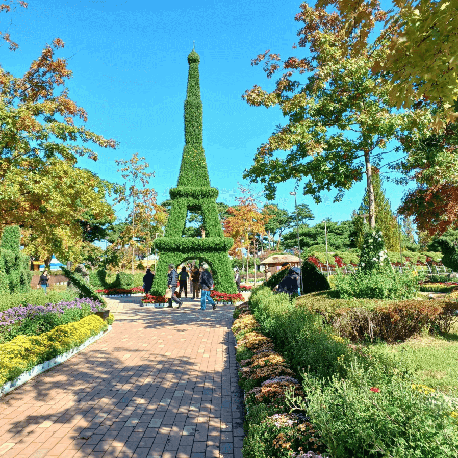 국화로 만든 에펠탑 