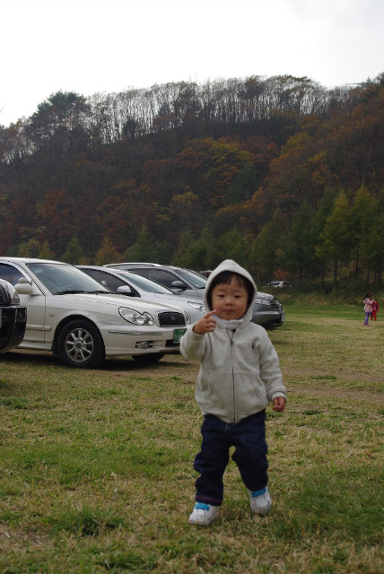 삼양목장 주차장에 아기