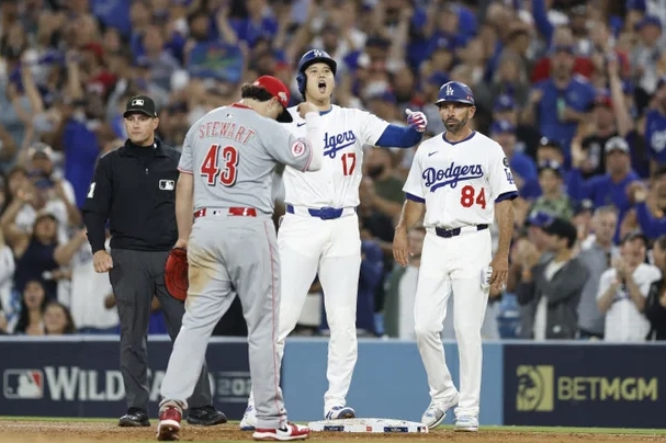 다저스가 신시내티를 꺾고 디비전 시리즈에 진출
