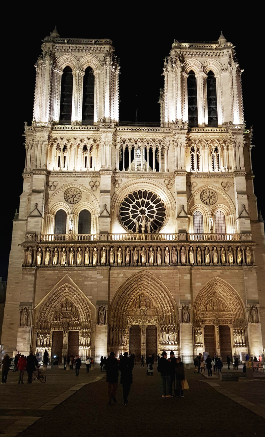 프랑스 파리 노트르담 대성당 정면
