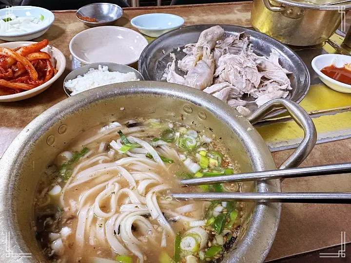 생방송오늘저녁 을지로 힙지로 충무로 닭한마리 백숙 백반 칼국수 악뮤 악동 뮤지션 이찬혁 단골 맛집 추천