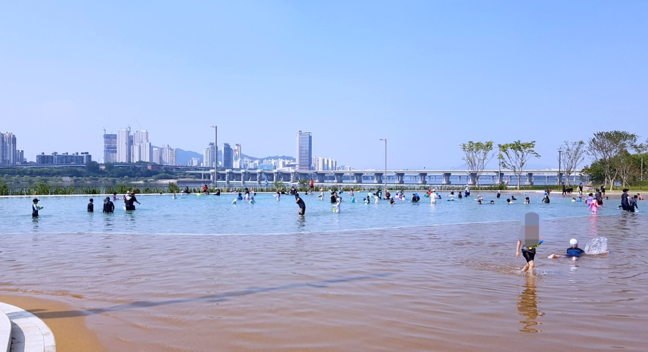 잠실-한강공원-물놀이장-전경