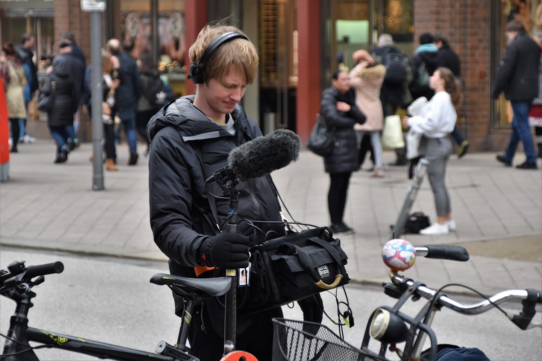 'Broadcast'
