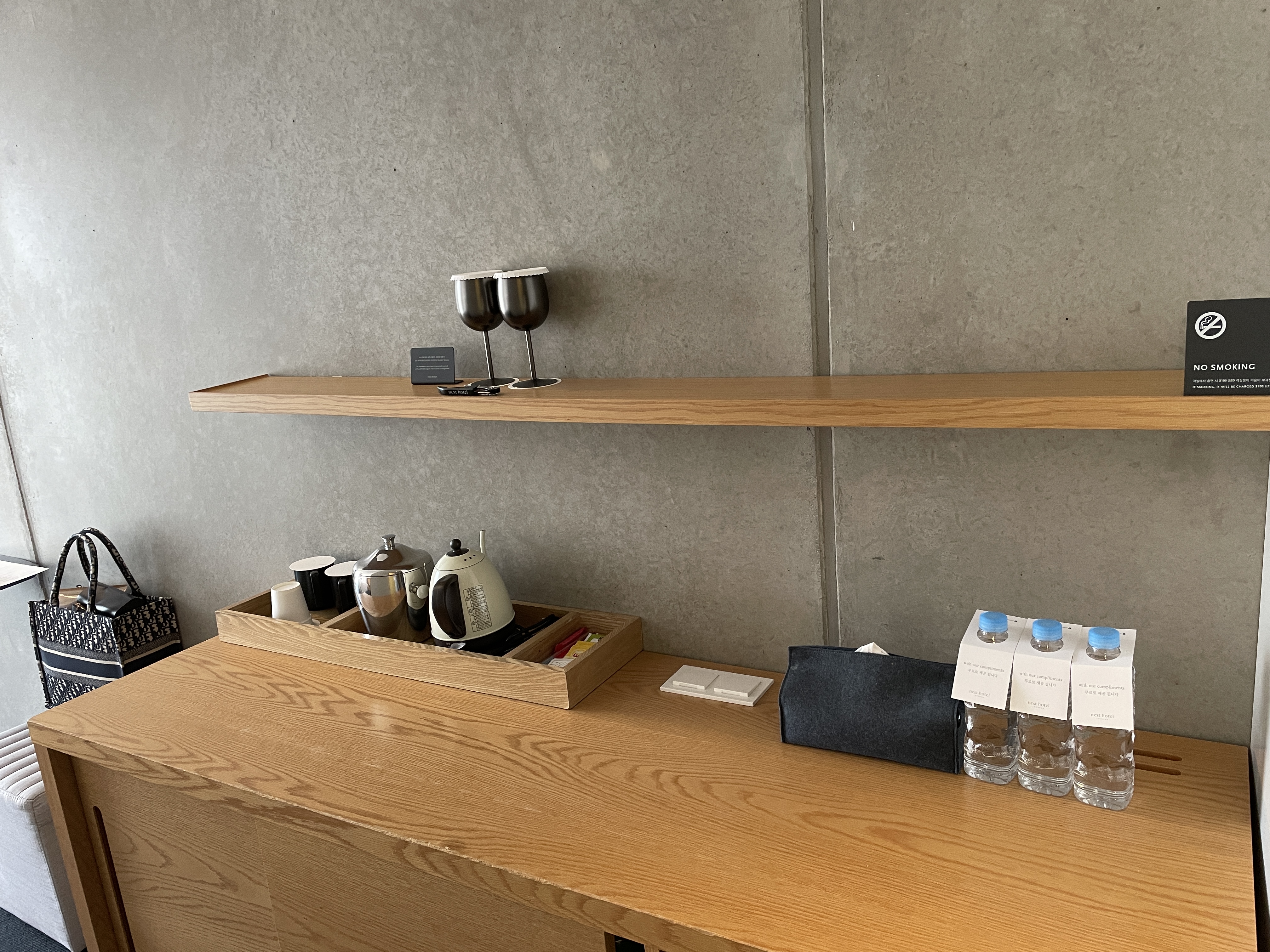 인천 네스트호텔 스탠다드 더블 테이블