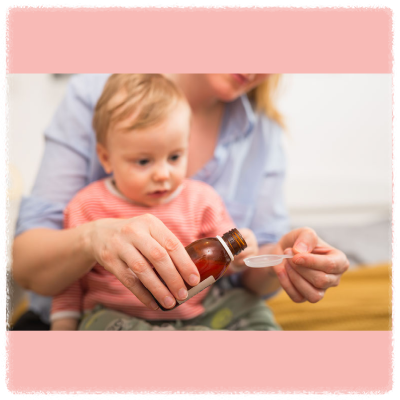 아기 약 먹이기