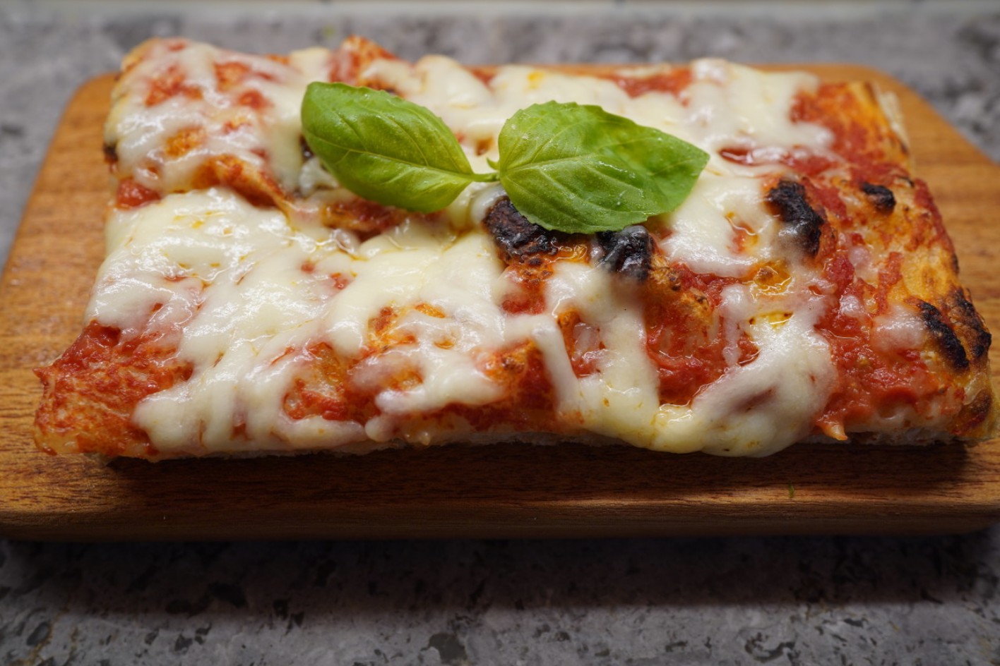 서울에서 만나는 정통 로마식 조각 피자, 신사 라모따 리뷰