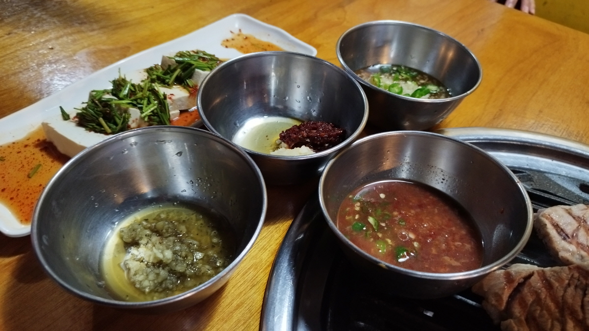 두산동 포크래인 고기소스