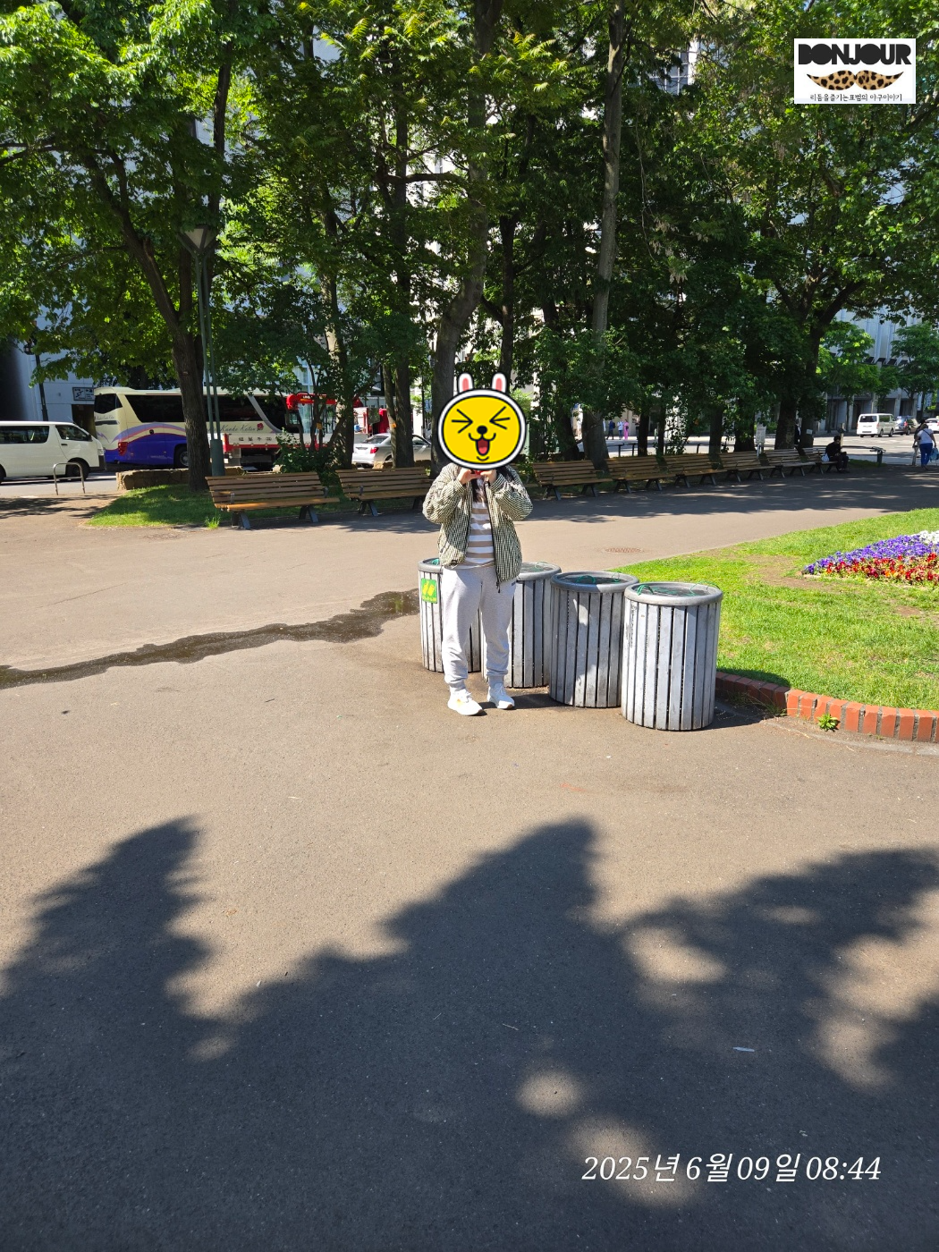 오도리공원 벤치 휴식 아기 임산부 삿포로 여행