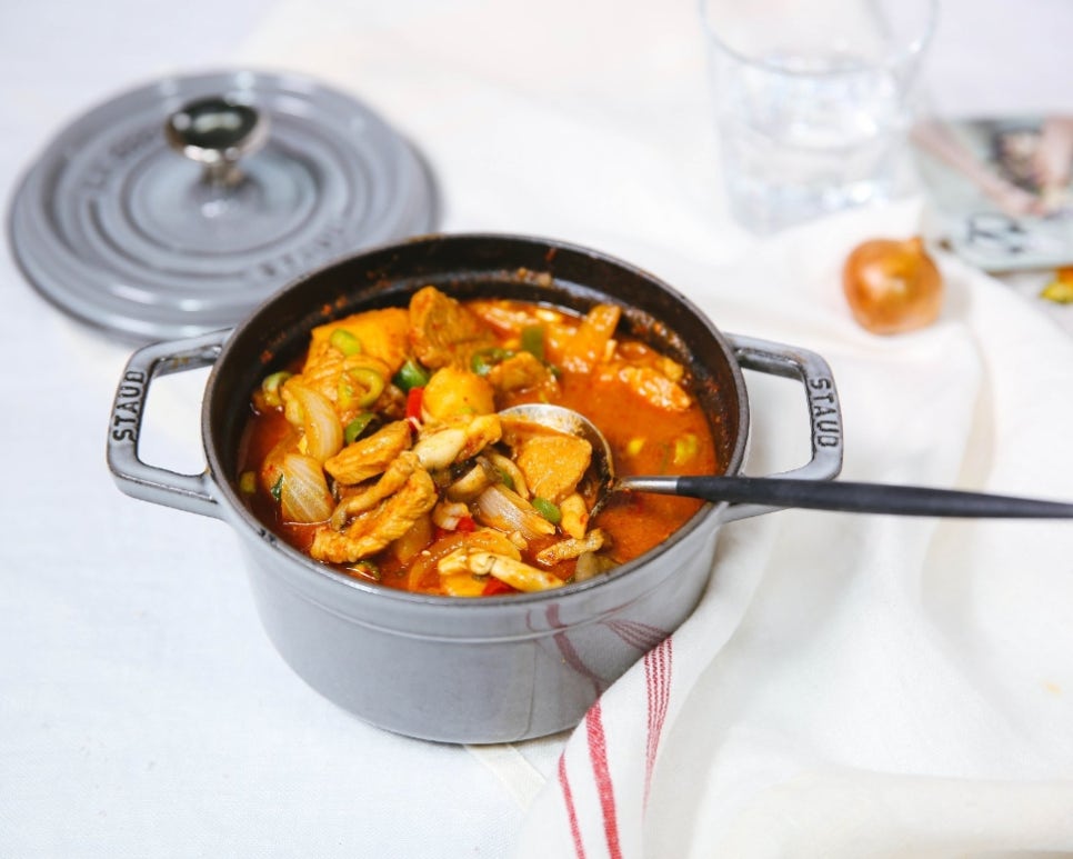 돼지고기 애호박 고추장찌개