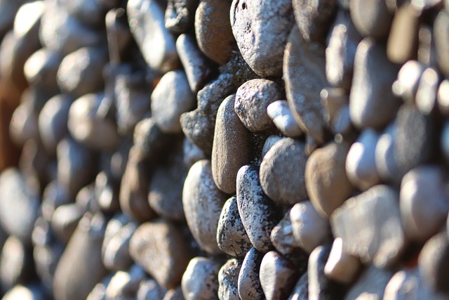 전통 건축 자재와 대체 자재의 성능 비교