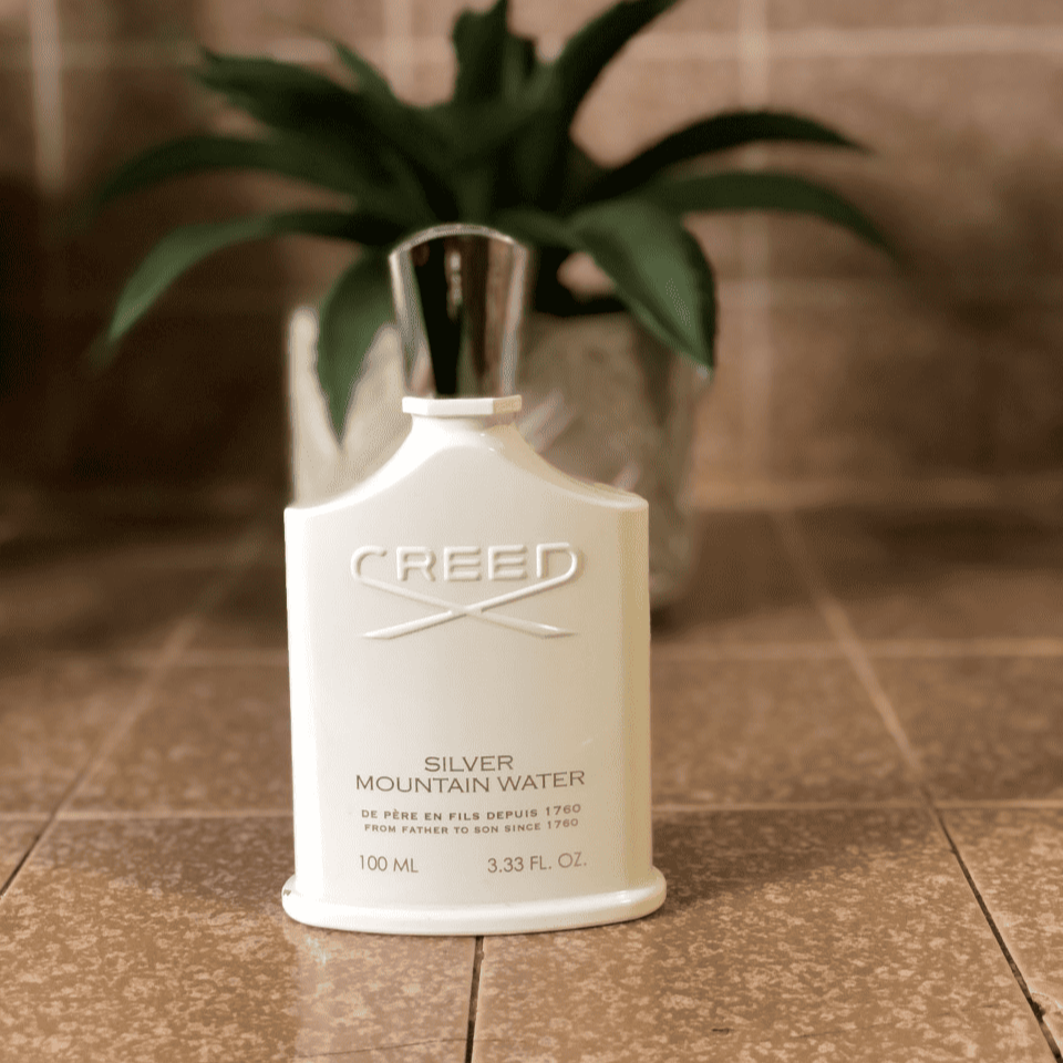 크리드-실버-마운틴-워터-보틀-사용중인