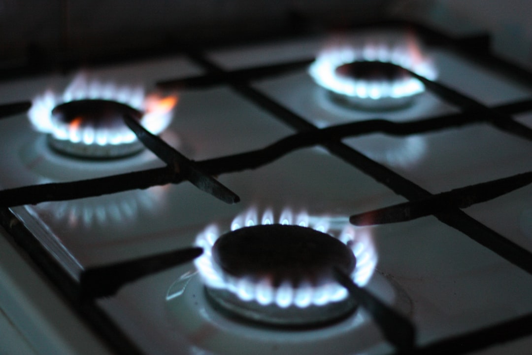 Gas