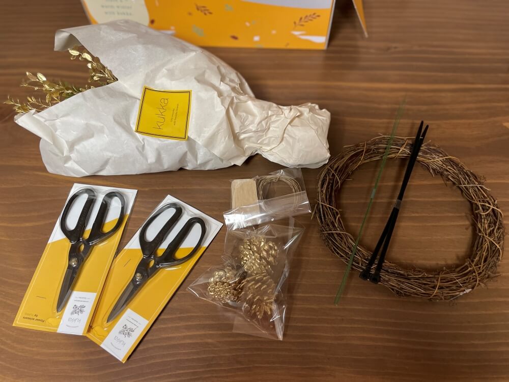 꾸까 크리스마스 리스 키트 - 전체 재료 모습