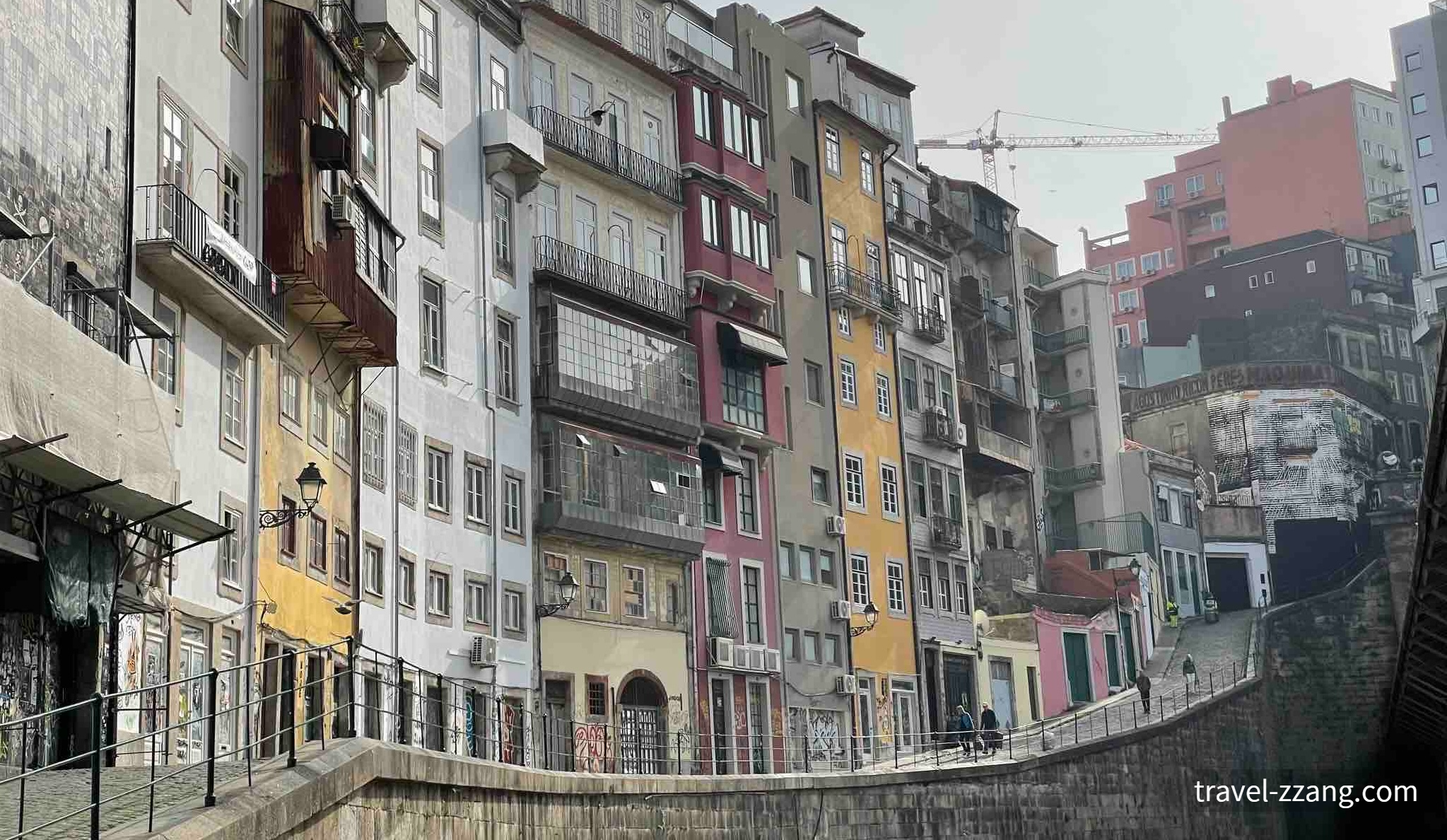 포르투 숙소 위치