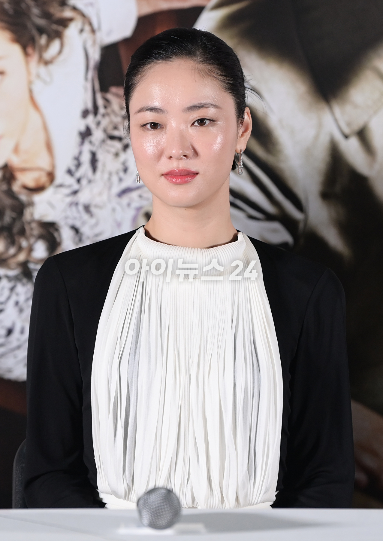 배우 전여빈이 14일 오후 서울 강남구 삼성동 메가박스 코엑스에서 진행된 영화 '거미집'(감독 김지운) 언론시사회에 참석하고 있다. [사진=정소희 기자]