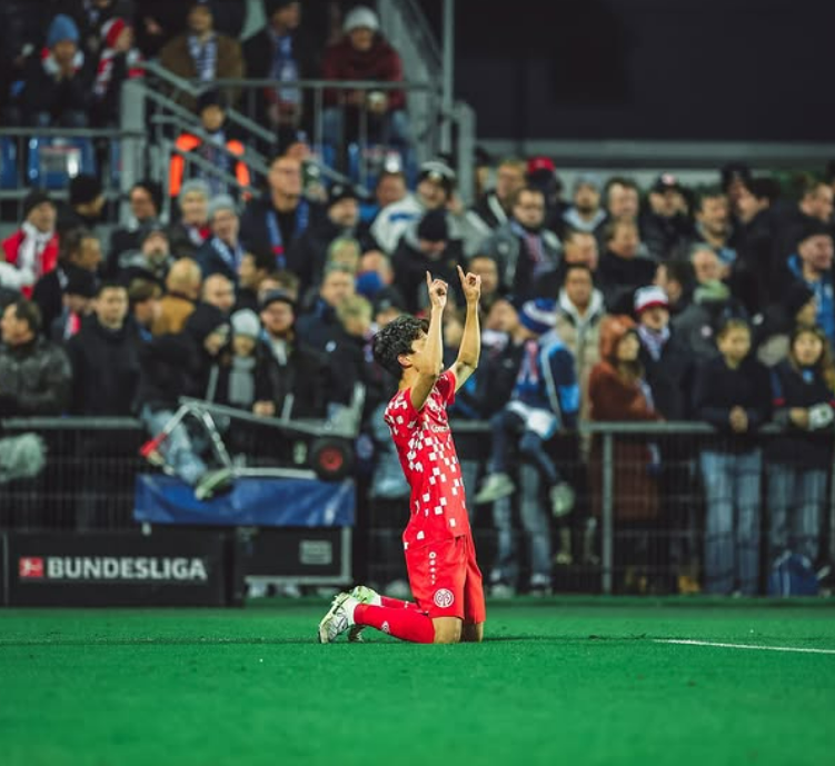 ์ด์ฌ์ฑ ๋ง์ธ์ธ ํ์ด๋ผ์ดํธ