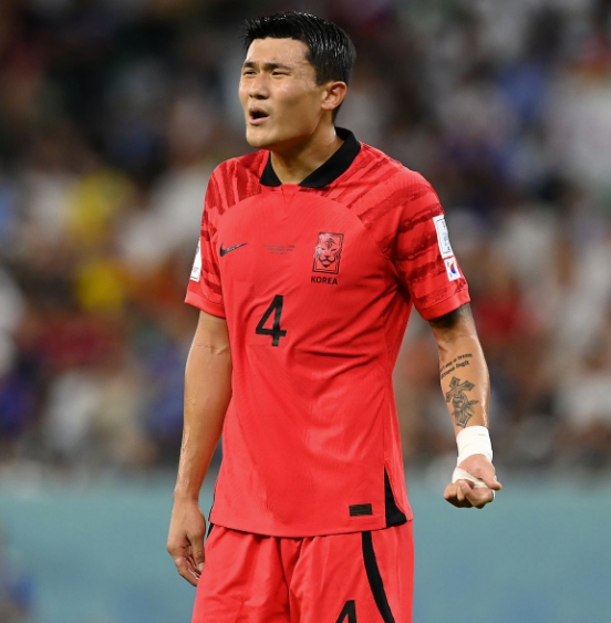 김민재 나폴리 세리에A 우승 맨유 이적 영입 연봉 해외 반응 방한