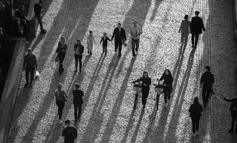 사람 많은 곳이 너무 피곤한 당신을 위한 ‘내향성 생존 전략’