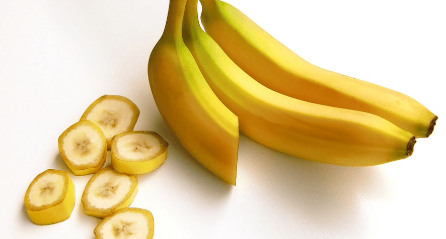 잘려져 있는 바나나