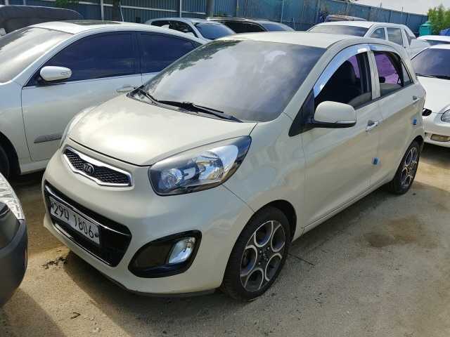 모닝 모델연도 : 2014년 72,559 km / 오토 / 가솔린