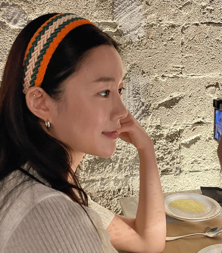 이승기 결혼 상대 배우 이다인 셀카 찍는 모습