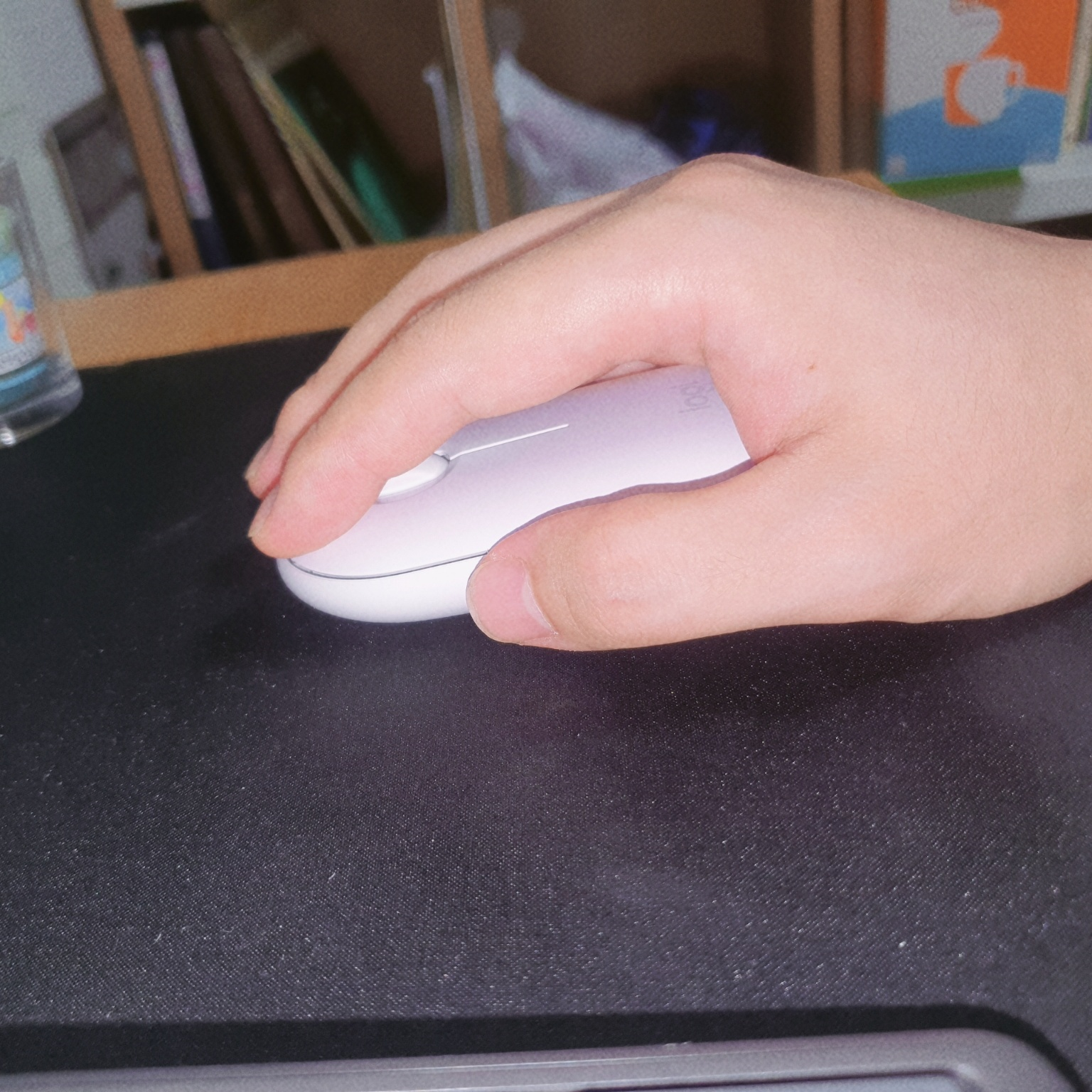 로지텍 페블(Pebble) 그립감