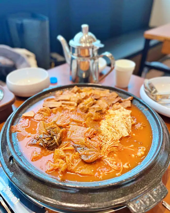 발산 마곡 맛집 솥뚜껑 한돈 김치찜