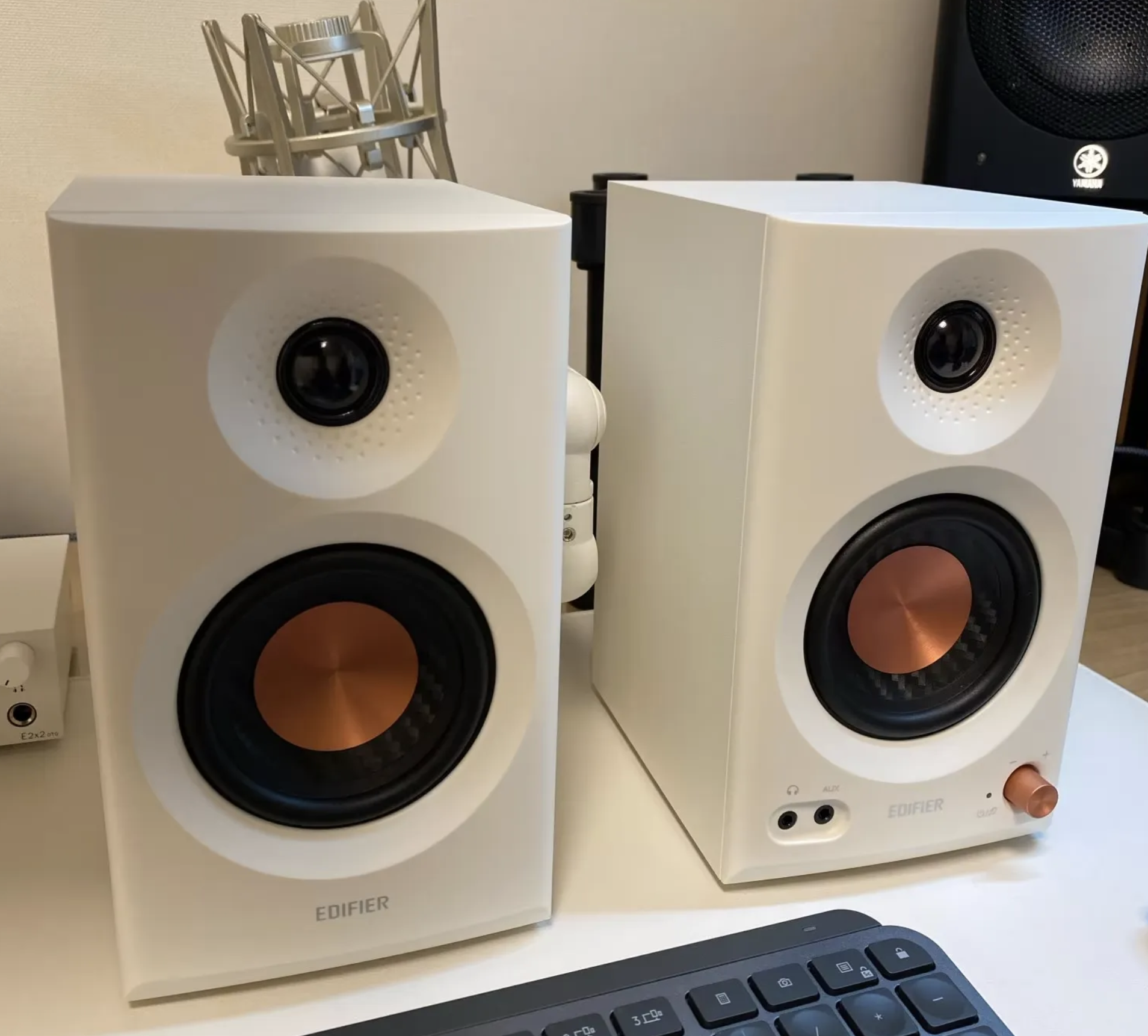 에디파이어 mr3 화이트 스피커