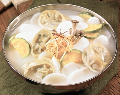 한국의 떡 종류 떡국-만두 떡국
