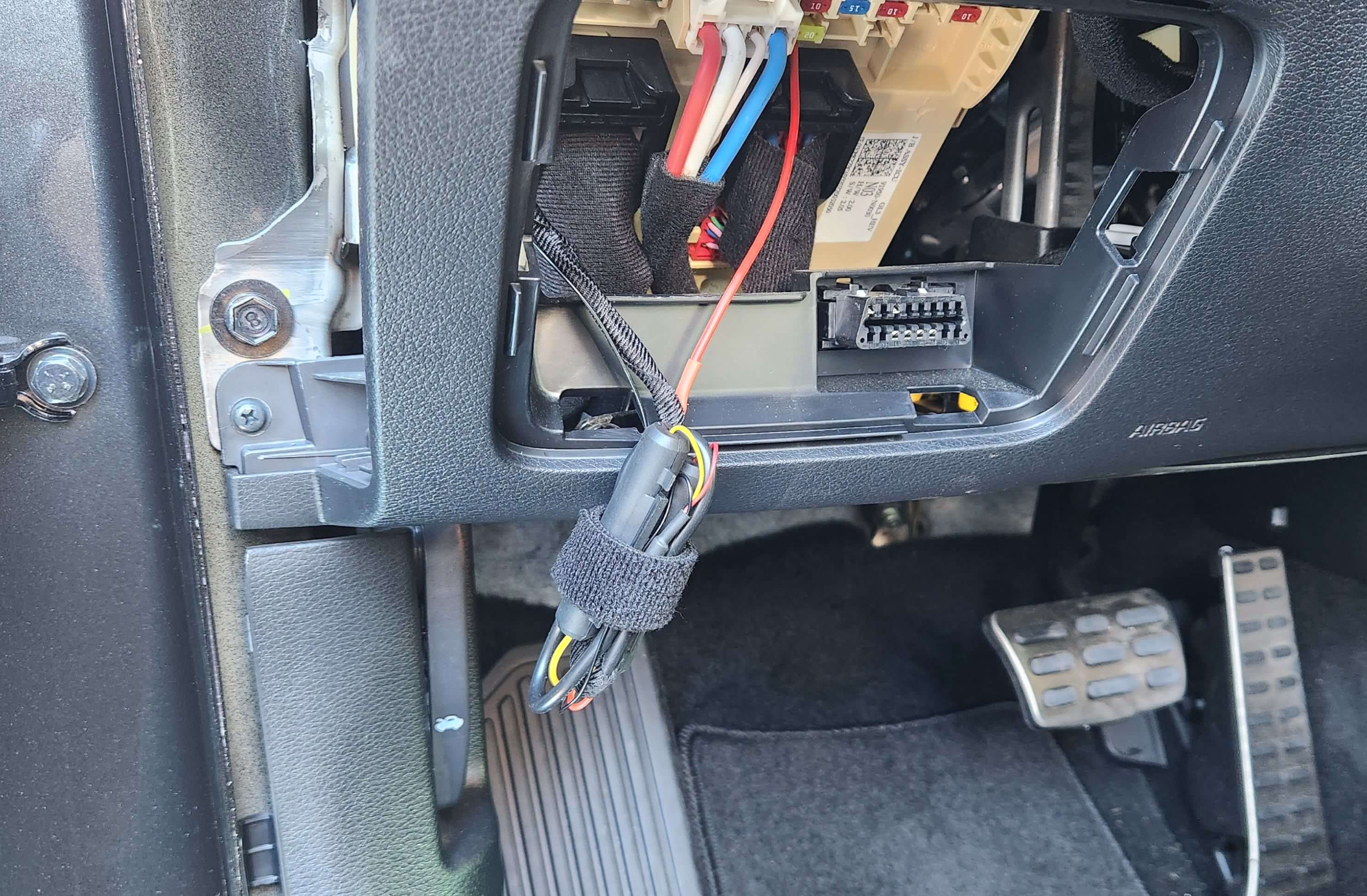 K8차량 아이나비 블랙박스 전원연결