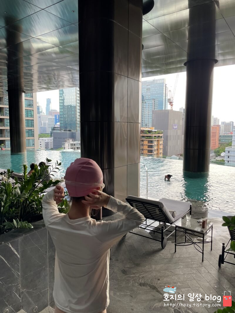 방콕 신돈캠핀스키 수영장