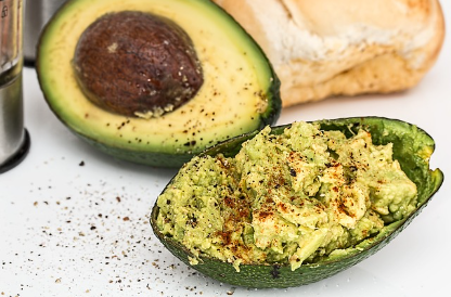 다이어터들의 베스트 셀러! 아보카도 샐러드의 모든 것