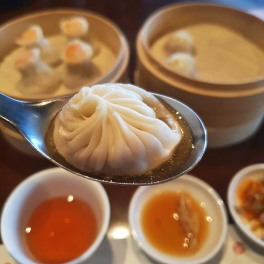 육즙이-나오는-샤오롱바오